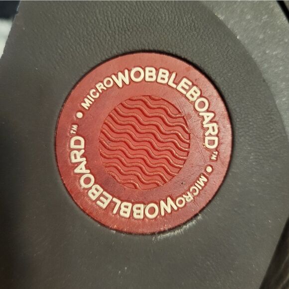 Fitflop Lulu Superglitz Gold Thong Sandals, Size 11 - Picture 12 of 12